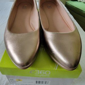 Bright gold low pumps size 10